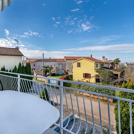 Maya With Sea View شقة