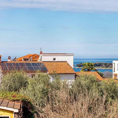 Maya With Sea View شقة *