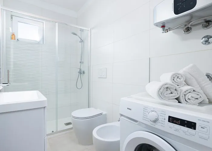 Maya With Sea View 아파트 포레치