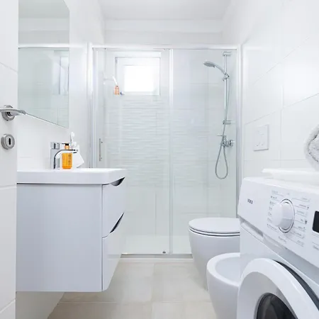 アパート Maya With Sea View ポレッチ